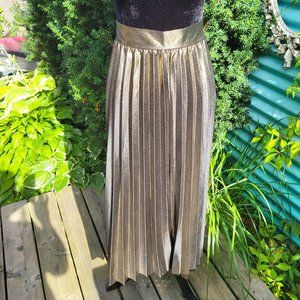 Midi gold pleated skirt